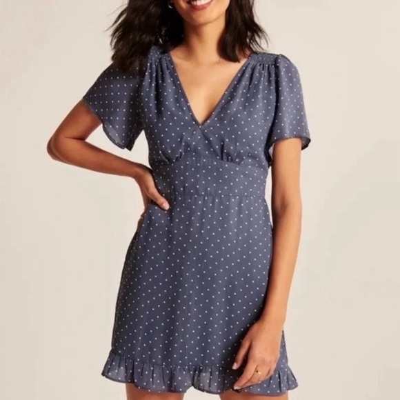 Abercrombie Flutter Sleeve Mini Polka Dot Dress Light Sage Green Large - Picture 2 of 5